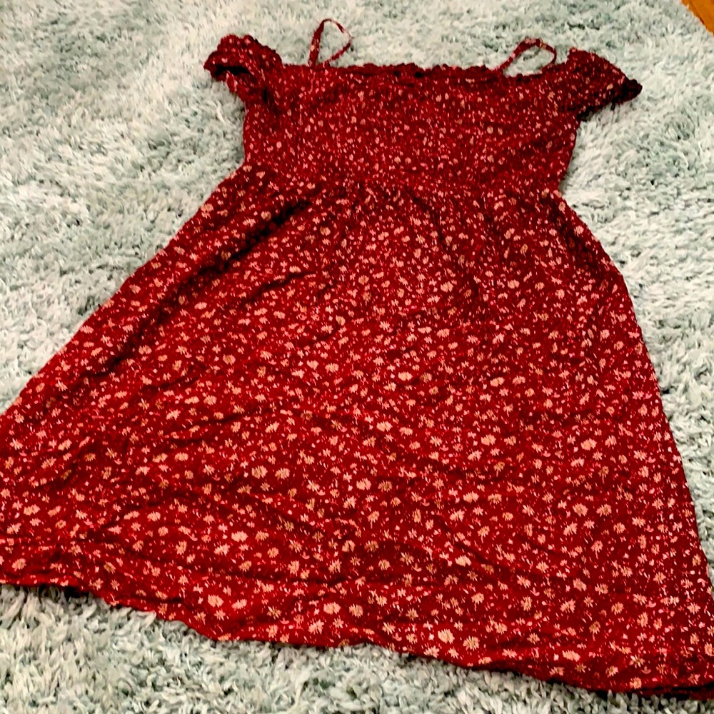 Off the Shoulder with spaghetti strap red floral print knee-high dress